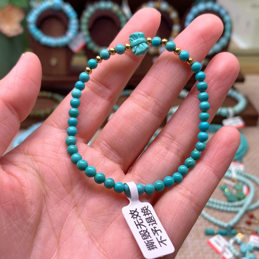 绿松石配饰未镶嵌