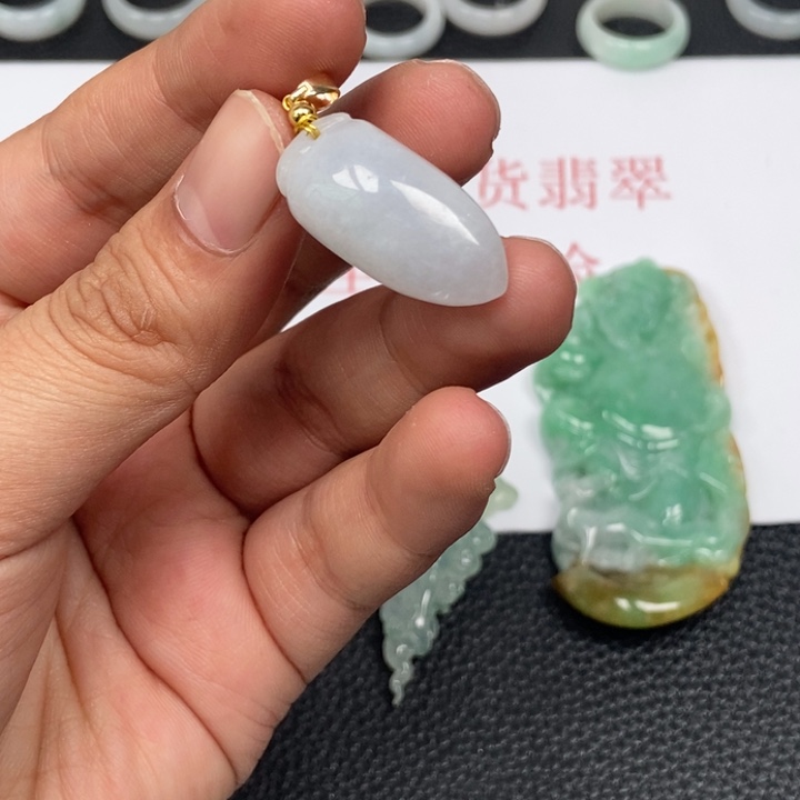 翡翠未镶嵌颈饰翡翠