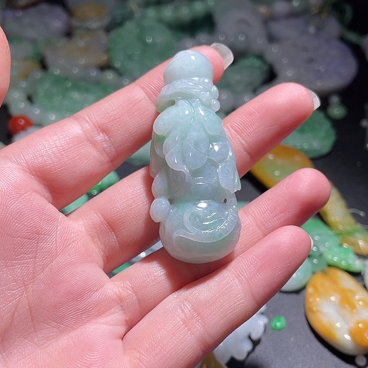 颈饰未镶嵌翡翠天