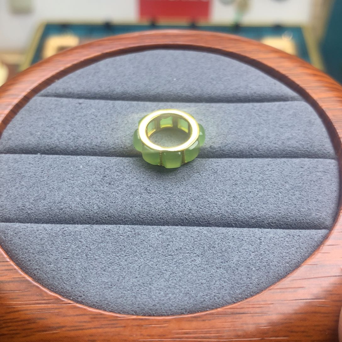 和田玉耳饰银S925镶嵌路路通