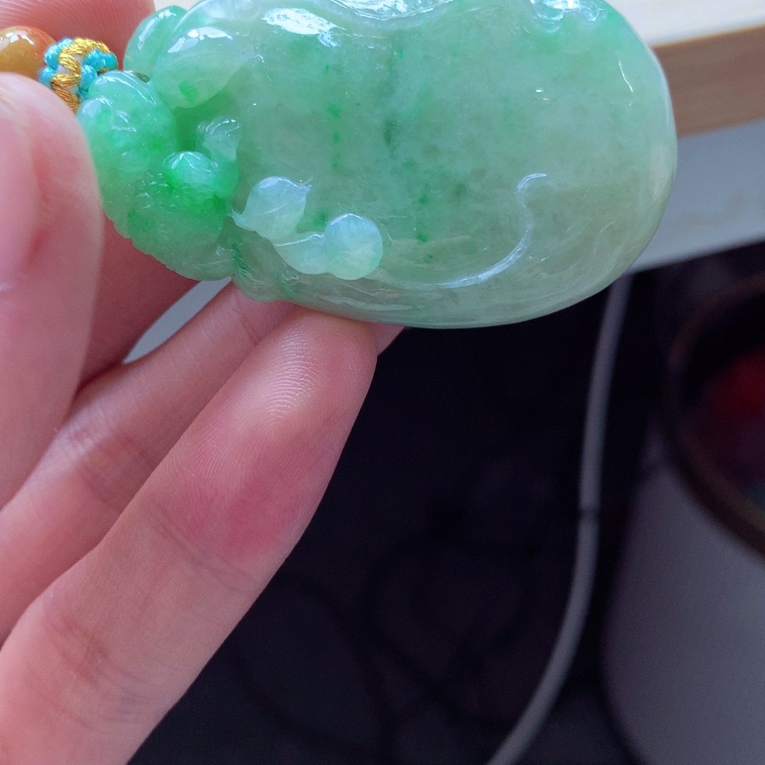 翡翠颈饰未镶嵌吊坠