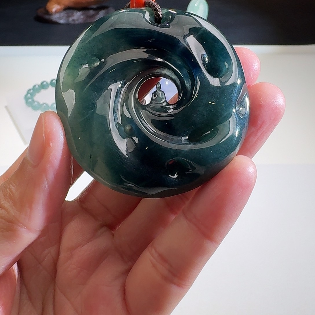 翡翠颈饰未镶嵌帅