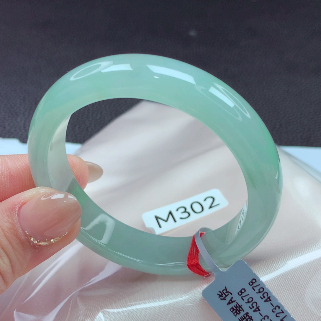 翡翠手镯未镶嵌手镯88