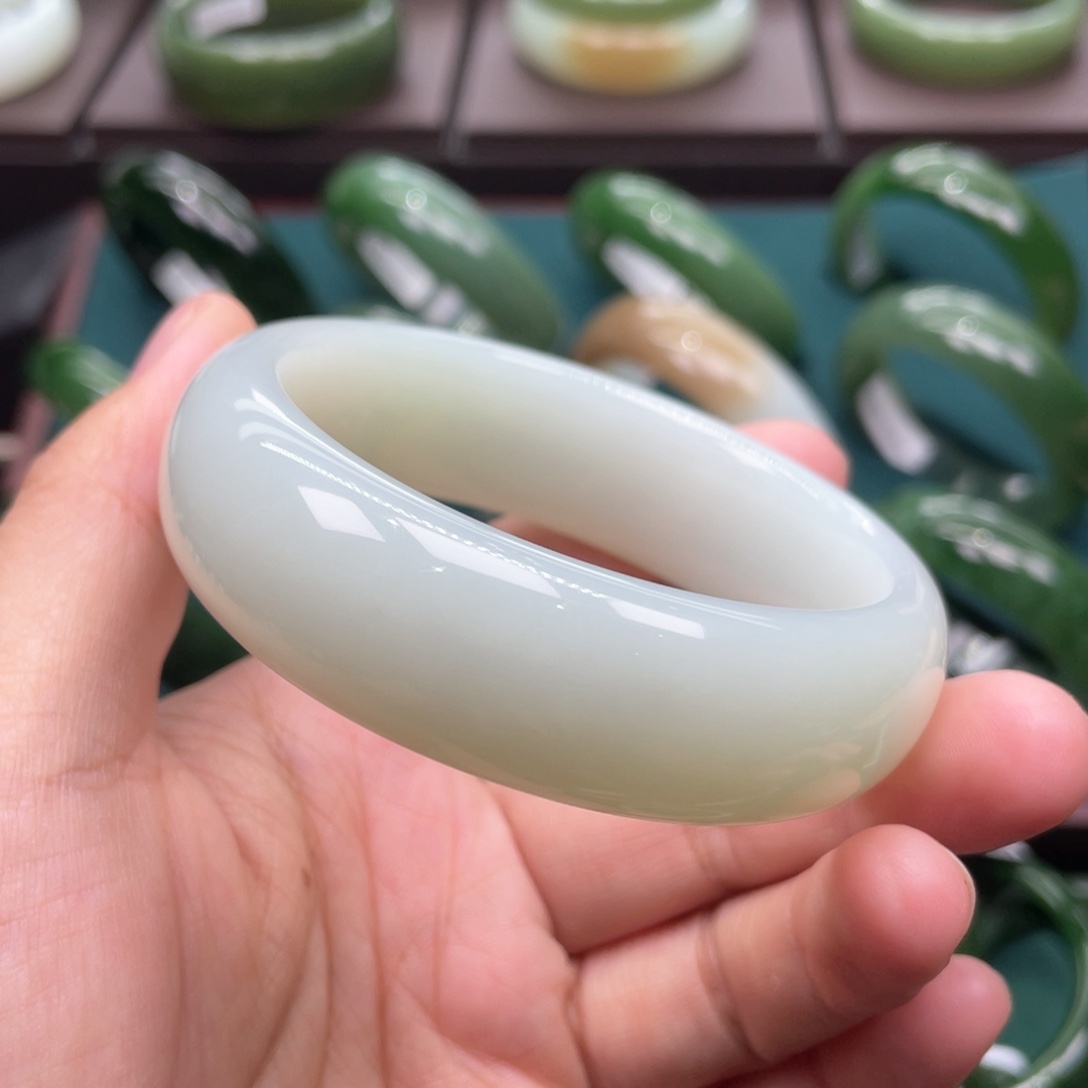 未镶嵌手镯和田玉