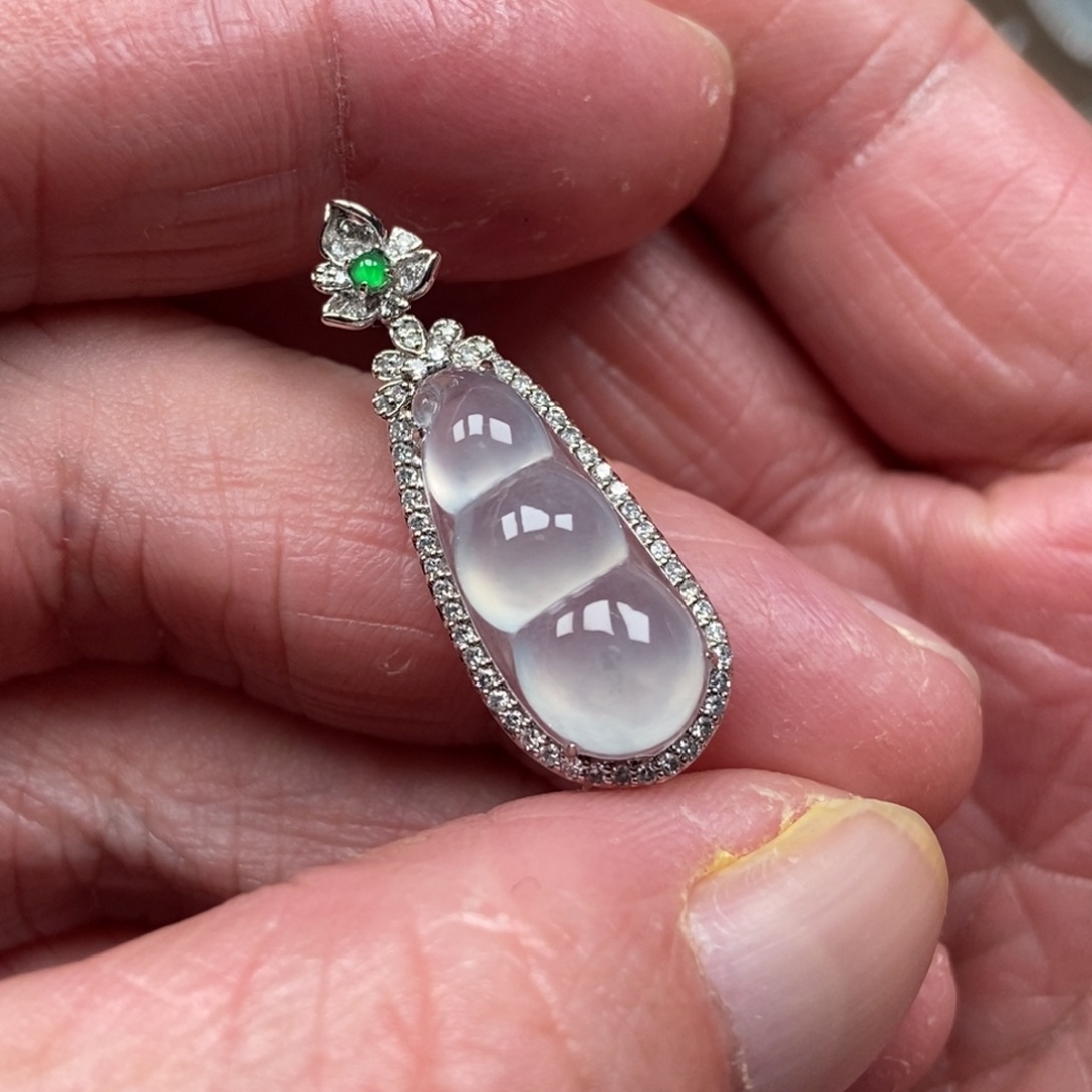 翡翠颈饰18K金镶嵌豆子