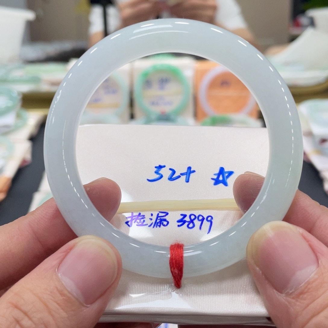 翡翠未镶嵌手镯翡翠手镯