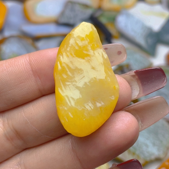 翡翠挂件未镶嵌翡翠