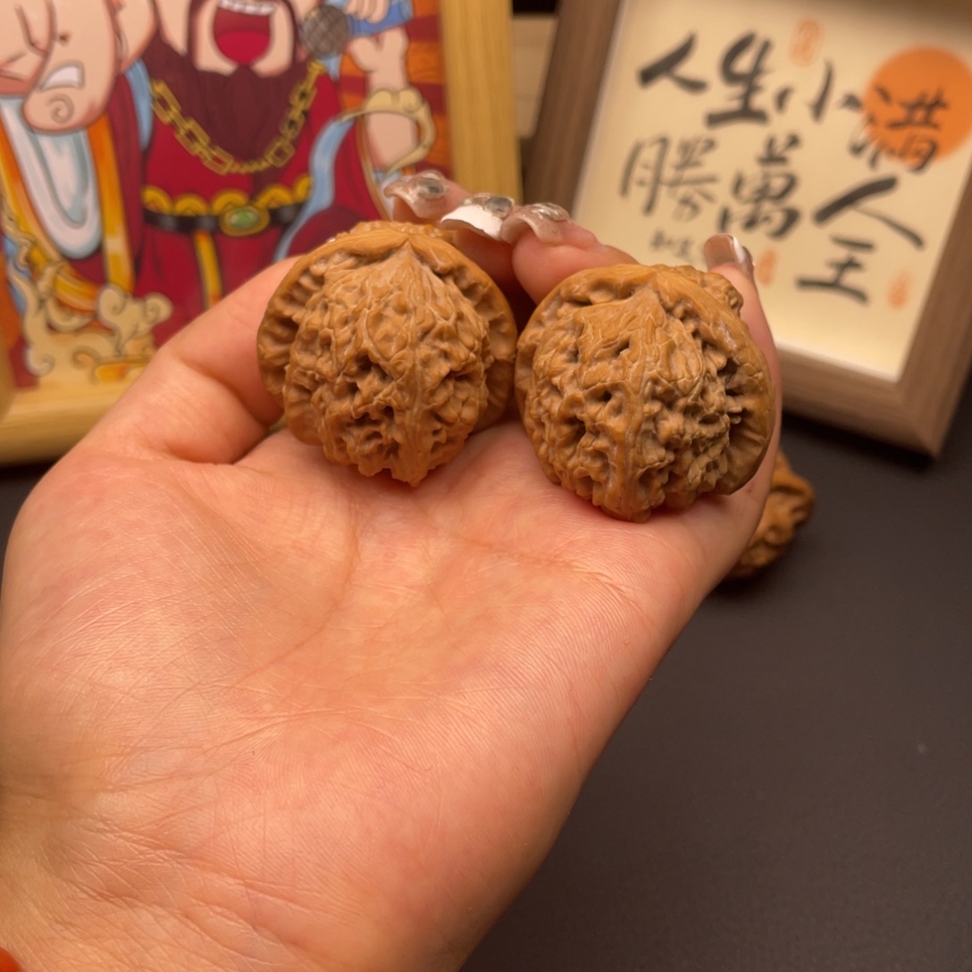 文玩核桃把件38三角白