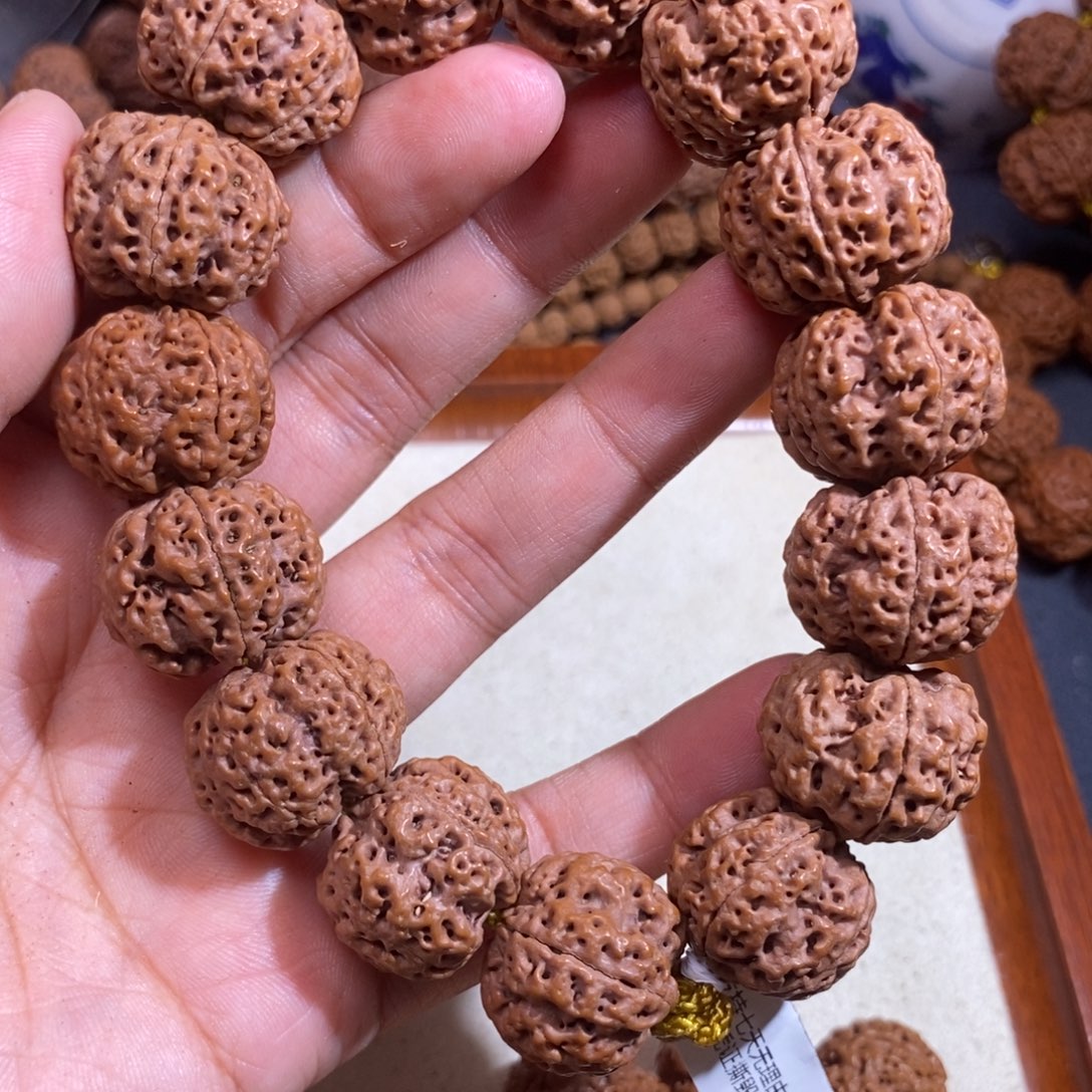 M***羊手串金刚菩提平头蜂王21mm