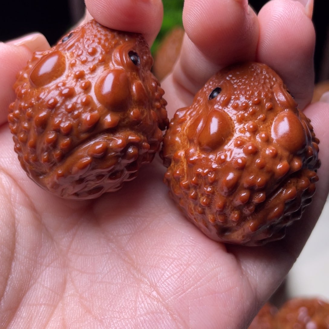 吊坠橄榄核?*?金蟾手球3.5