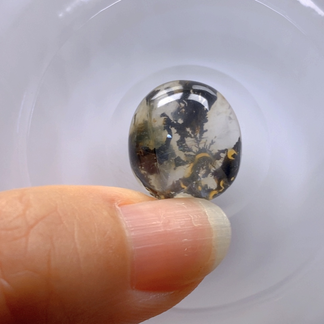 颈饰未镶嵌水晶，