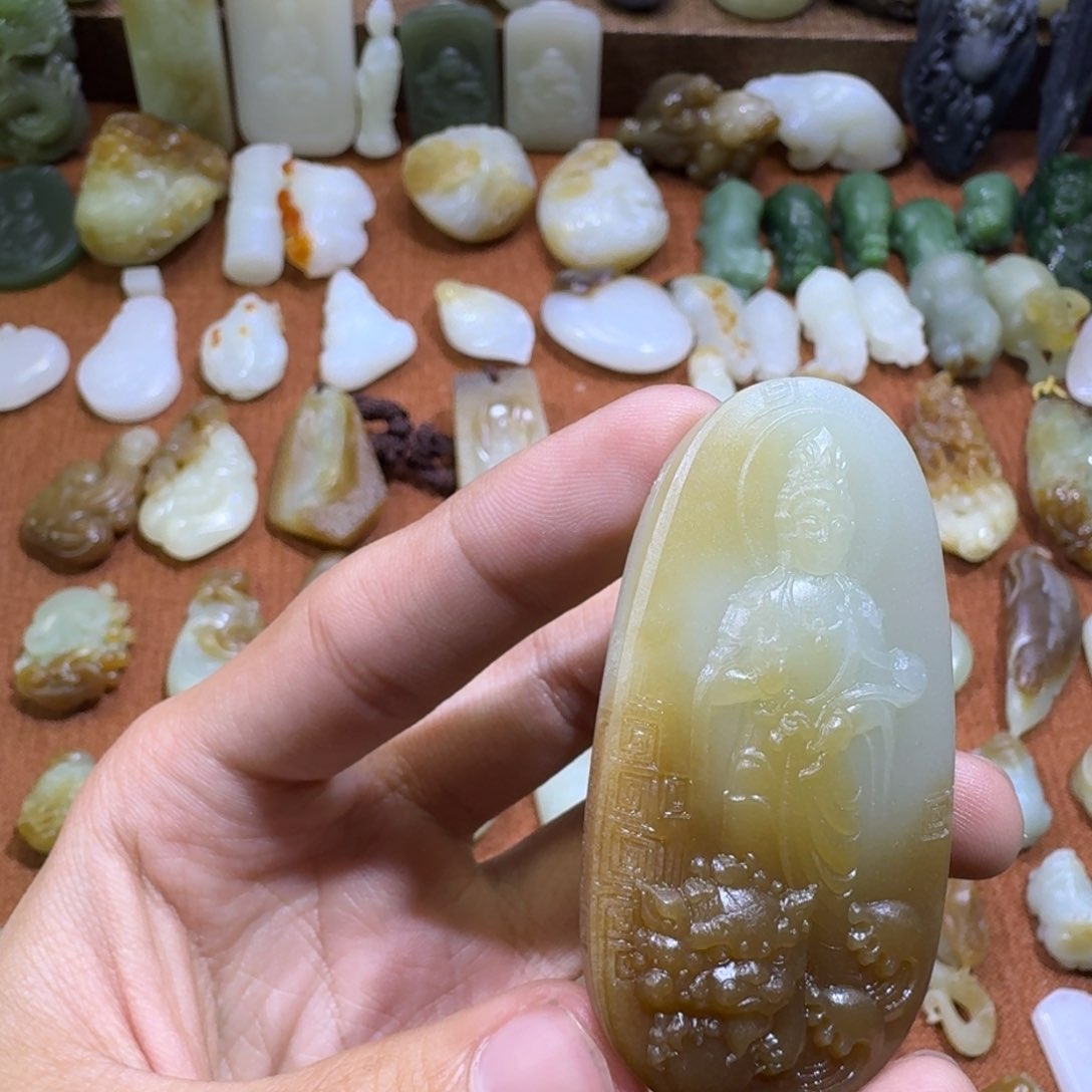 和田玉颈饰未镶嵌