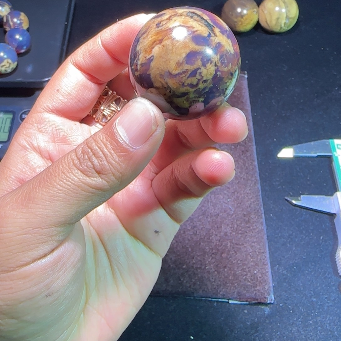 琥珀未镶嵌裸石琥珀