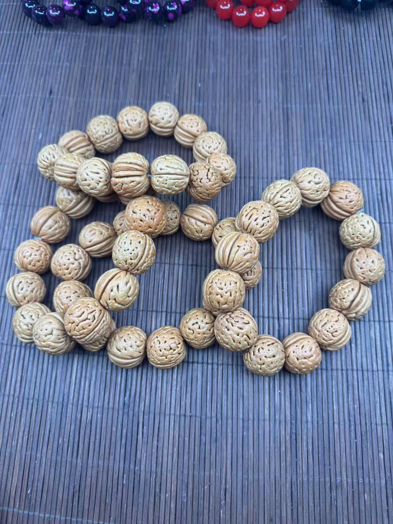 1818 脑纹桃核手串