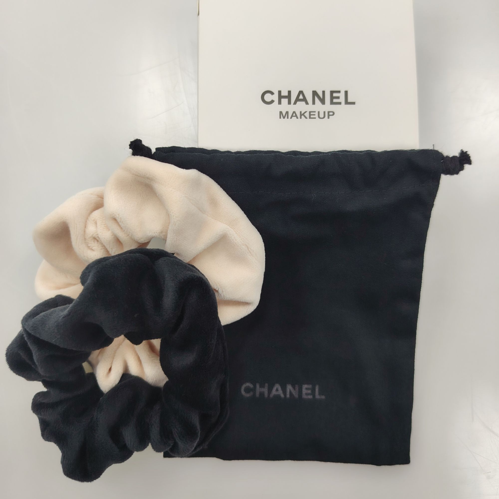 香奈儿【K691】纯色发圈发绳附防尘抽绳收纳袋化妆包袋收纳袋刷包