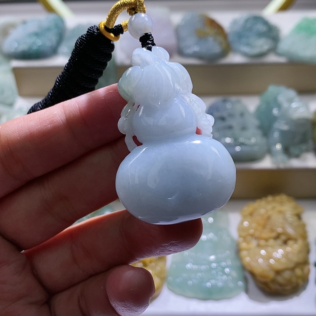 【闪购商品】翡翠颈饰未镶嵌葫芦