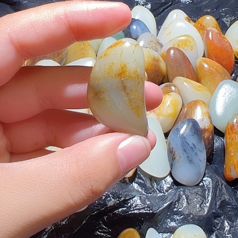 和田玉（糖玉）未镶嵌颈饰18克