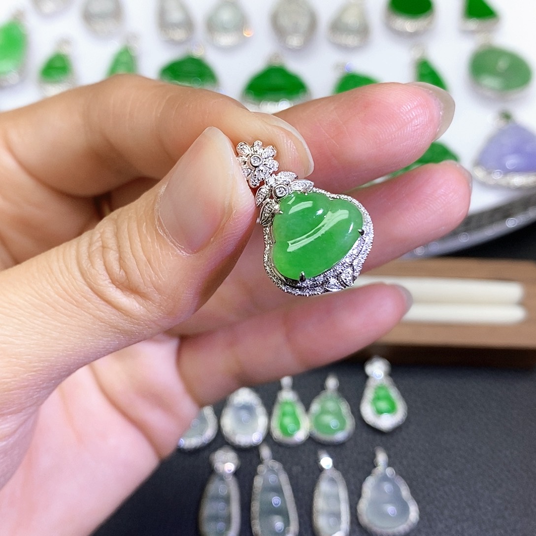 翡翠18K金镶嵌吊坠(不含链)