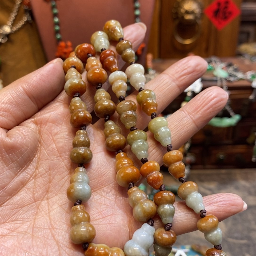 翡翠吊坠(赠链)未镶嵌