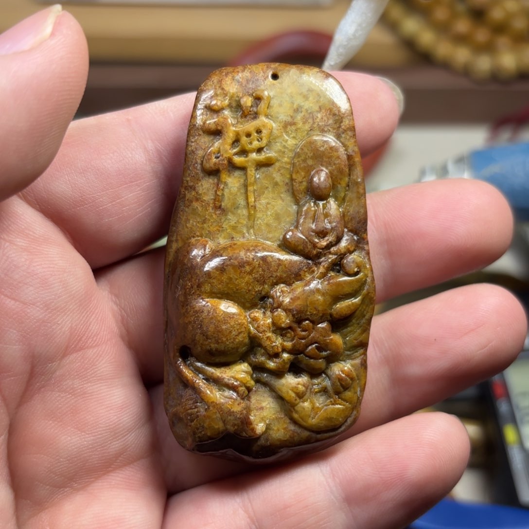 岫岩河磨玉（透闪石质玉）颈饰未镶嵌玫*花