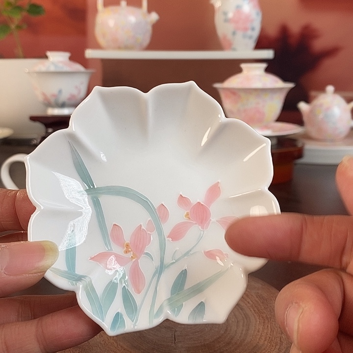 兰花釉下手绘品茗杯