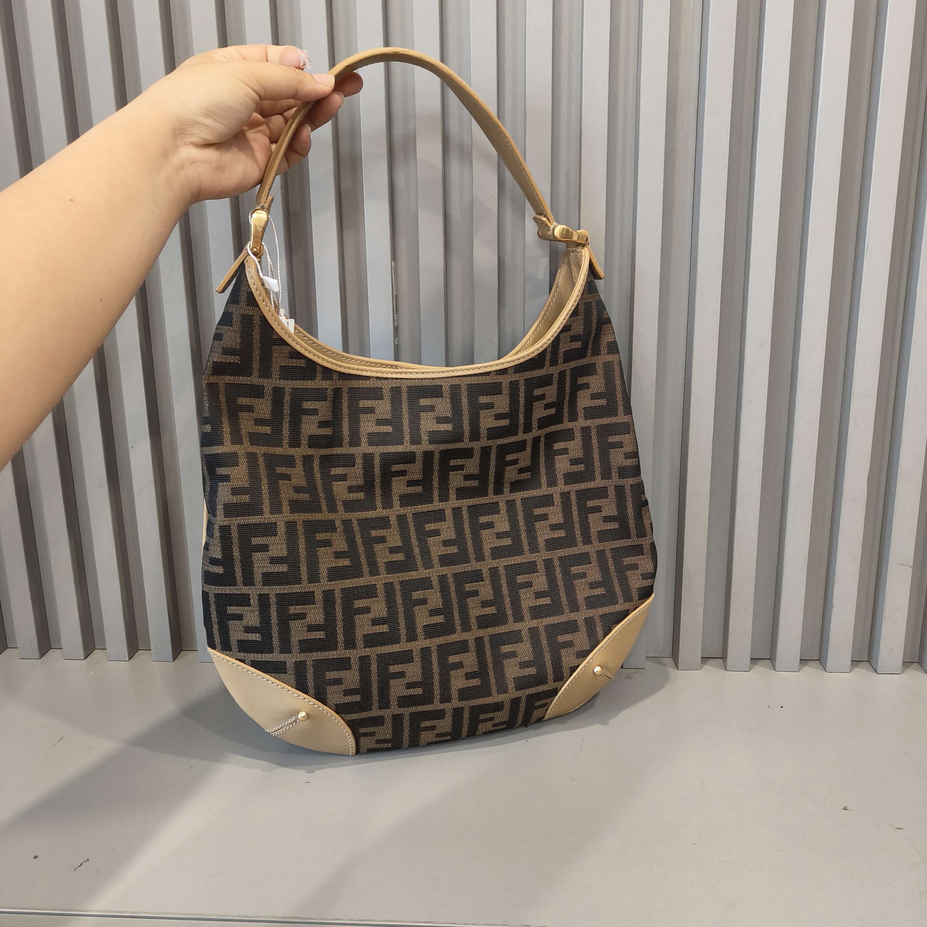 95新 FENDI/芬迪 兔兔奢菠萝/芬迪手提包/09013