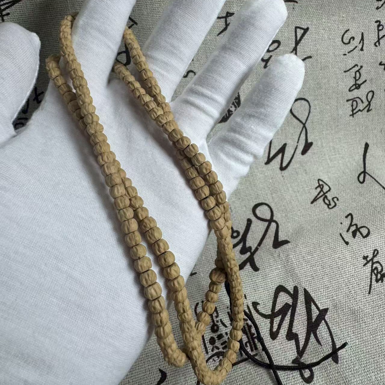 百香籽5mm手持小单圈柏香籽脖挂文玩