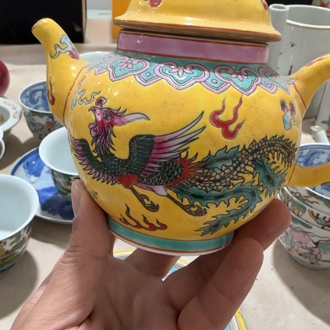 瓷片瓷器是在古阿撸铁之后发现自己