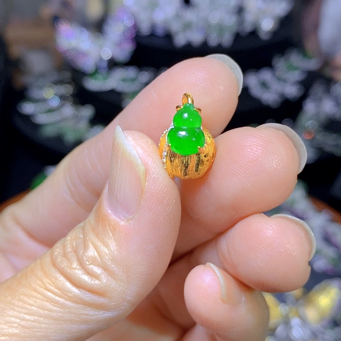 翡翠颈饰银S925镶嵌天然翡翠