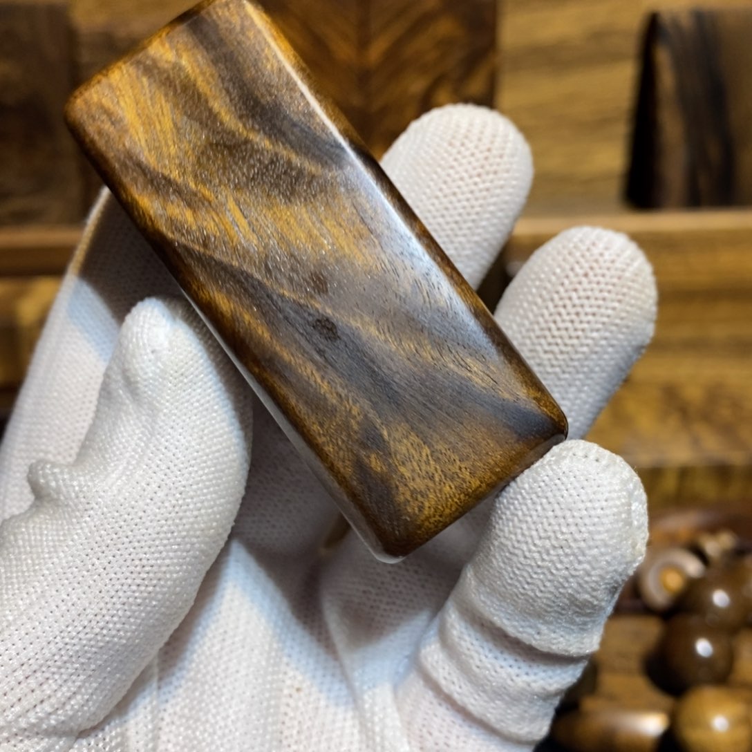 阴沉木潘*阴沉金丝楠木金条