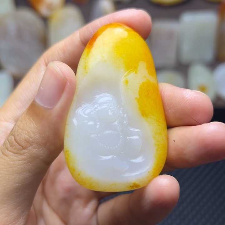 颈饰未镶嵌和田玉