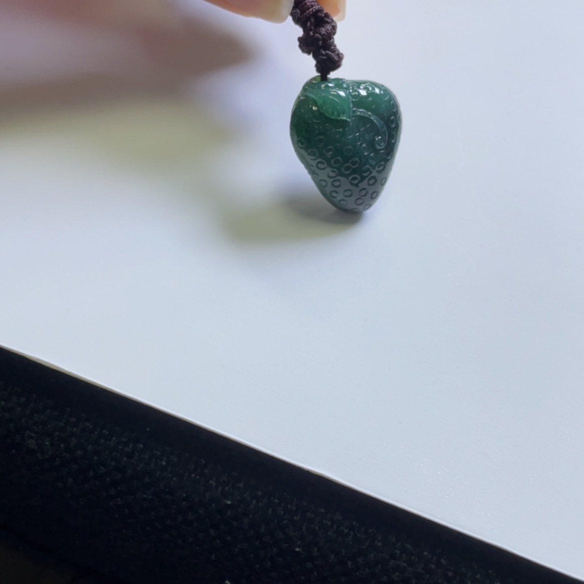 【闪购商品】翡翠颈饰未镶嵌草莓吊坠