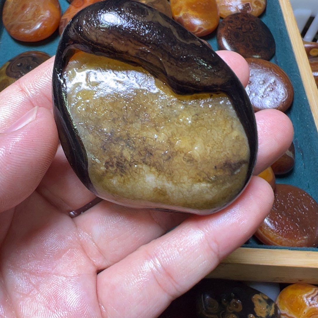 赏***戒瓷片马达加斯加奇石