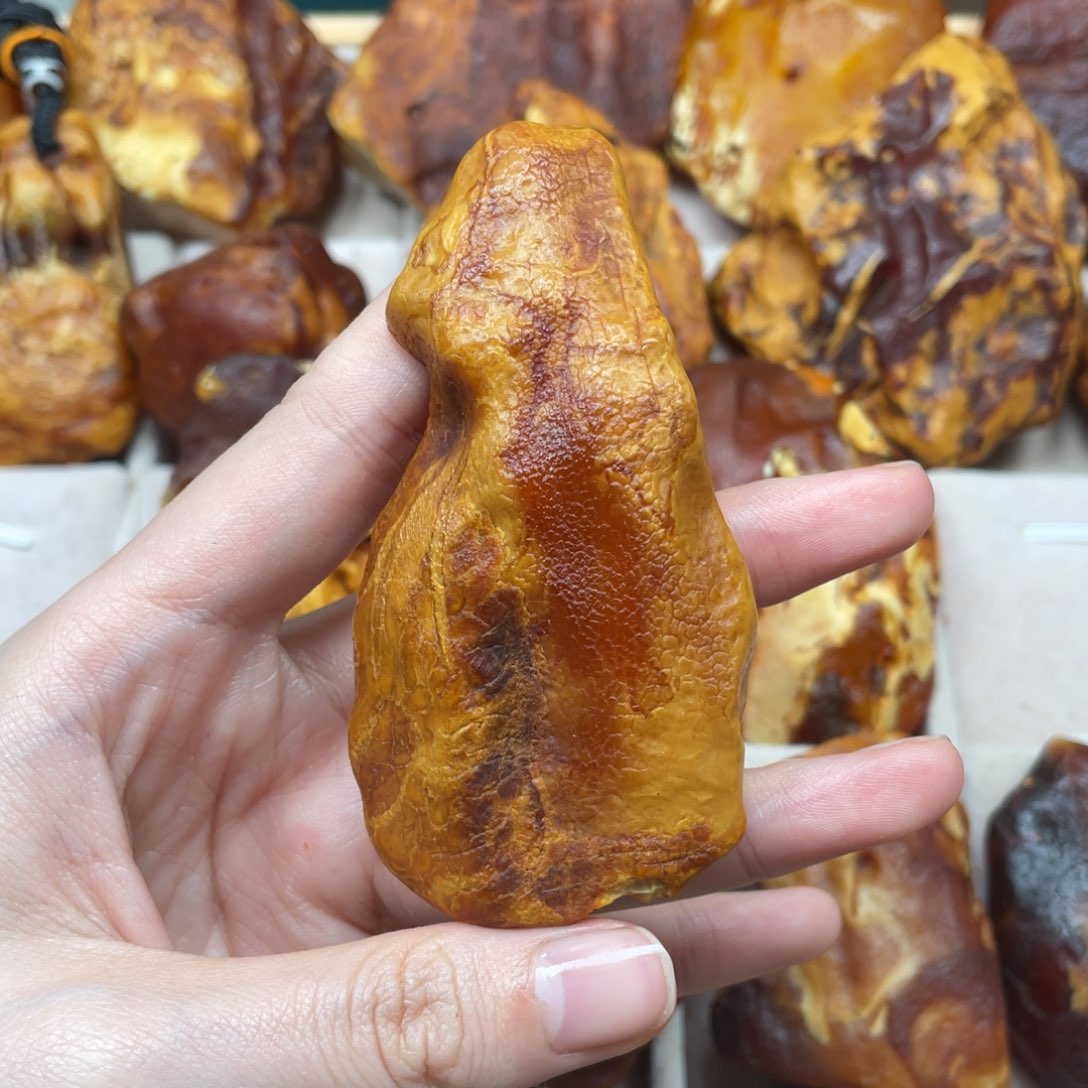 琥珀珠宝奇石未镶嵌