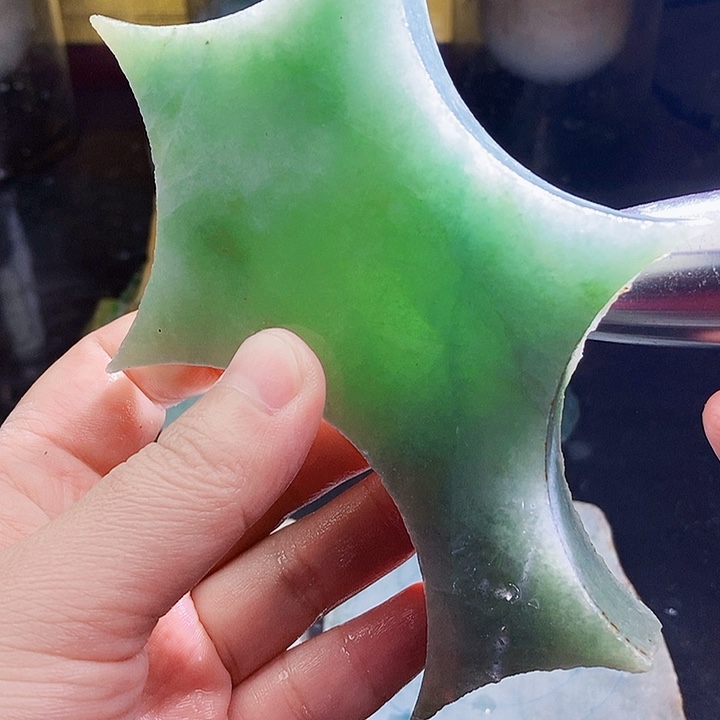 翡翠未镶嵌颈饰毛料27