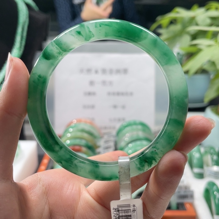 石英质玉未镶嵌手镯毛****介天然A货非洲翠手镯