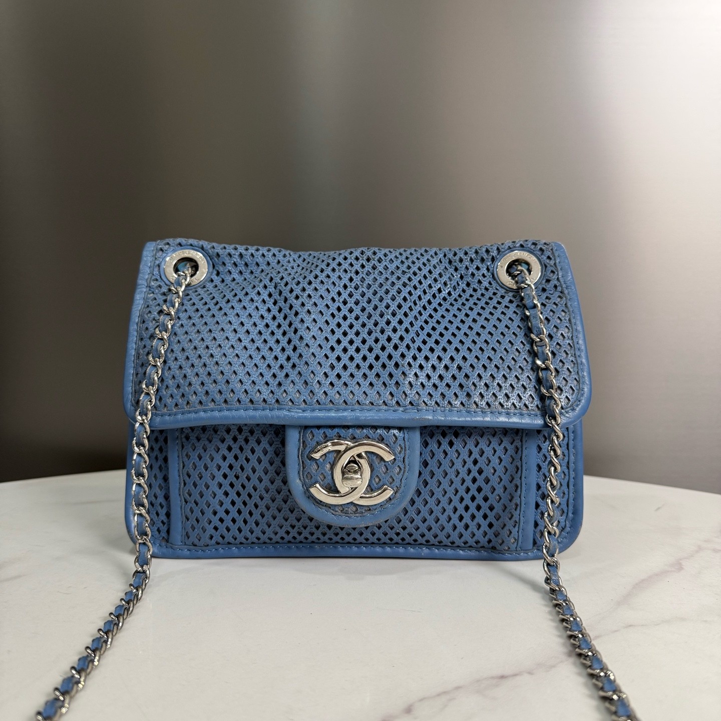 95新 Chanel/香奈儿 中号蓝色银扣链条单肩斜挎包15885371
