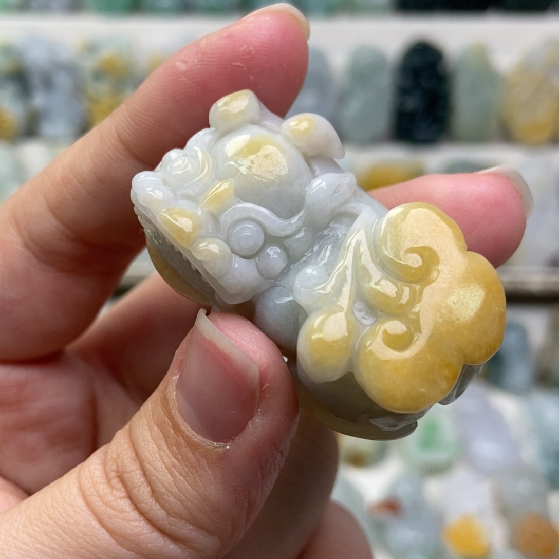 翡翠吊坠(赠链)未镶嵌