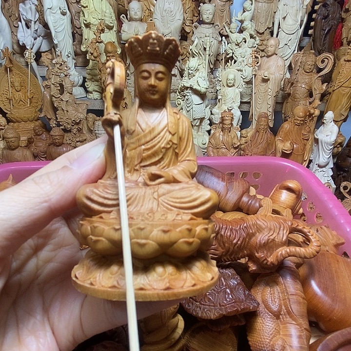 何***烜柏木（崖柏）地藏王