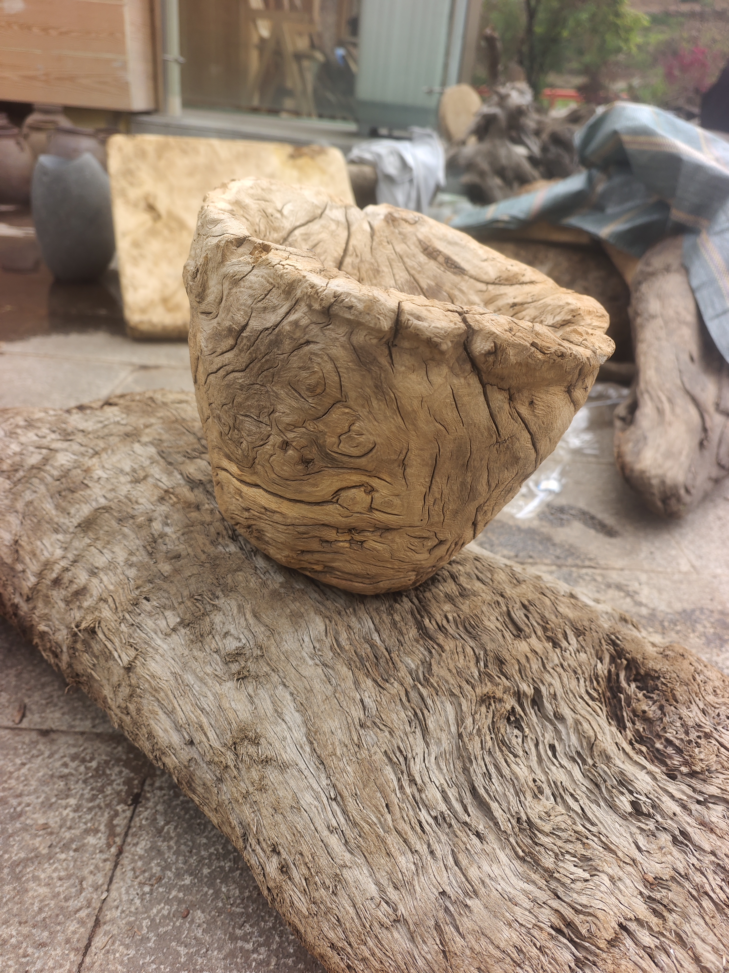 民间使用风化木漂亮木