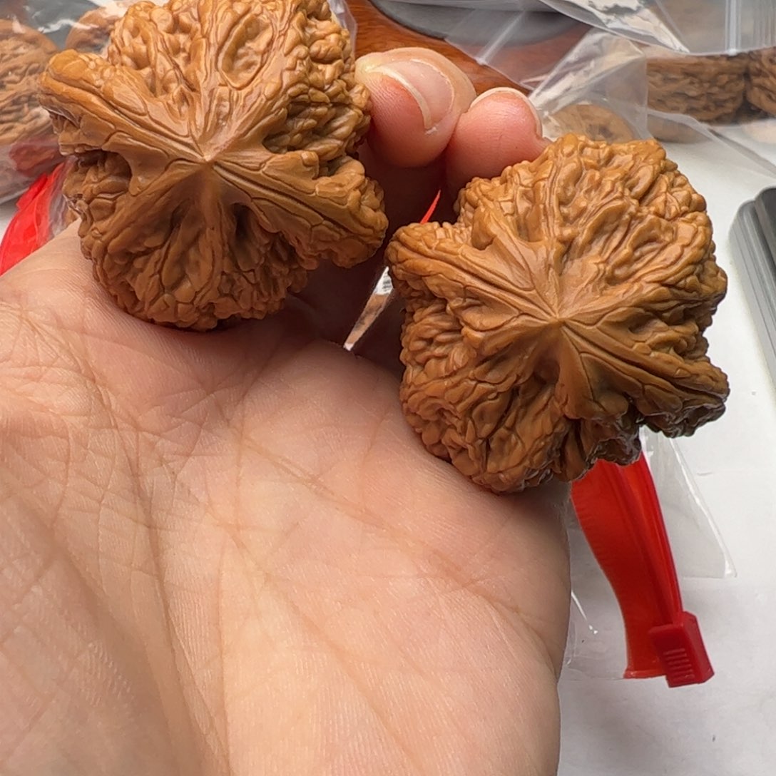 文玩核桃吊坠41虎头王