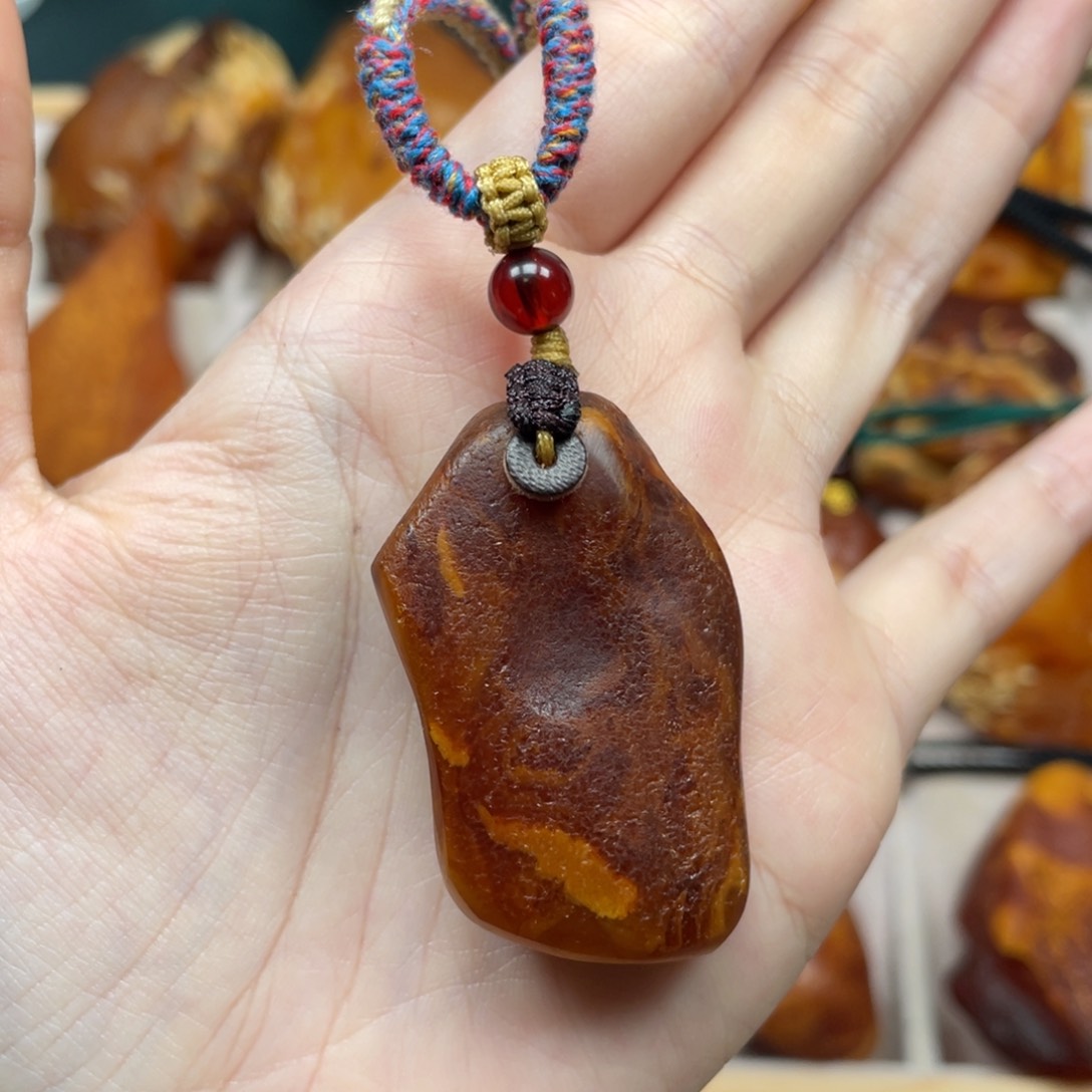 未镶嵌琥珀珠宝奇石