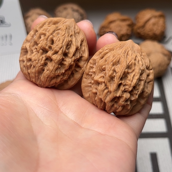 文玩核桃吊坠虎头37