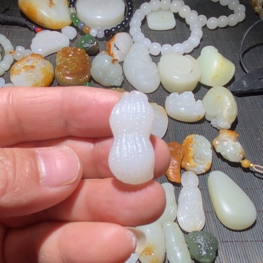 和田玉颈饰未镶嵌