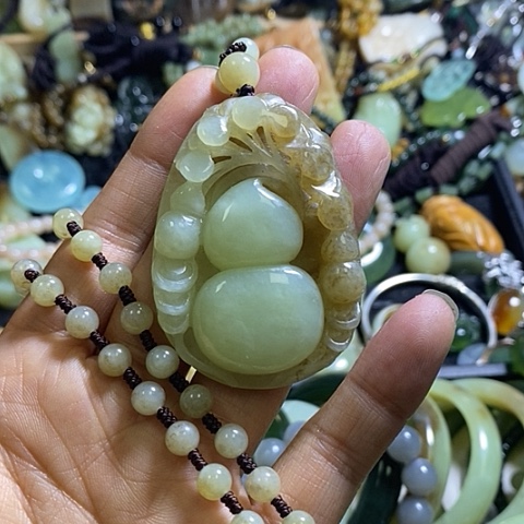 和田玉未镶嵌颈饰