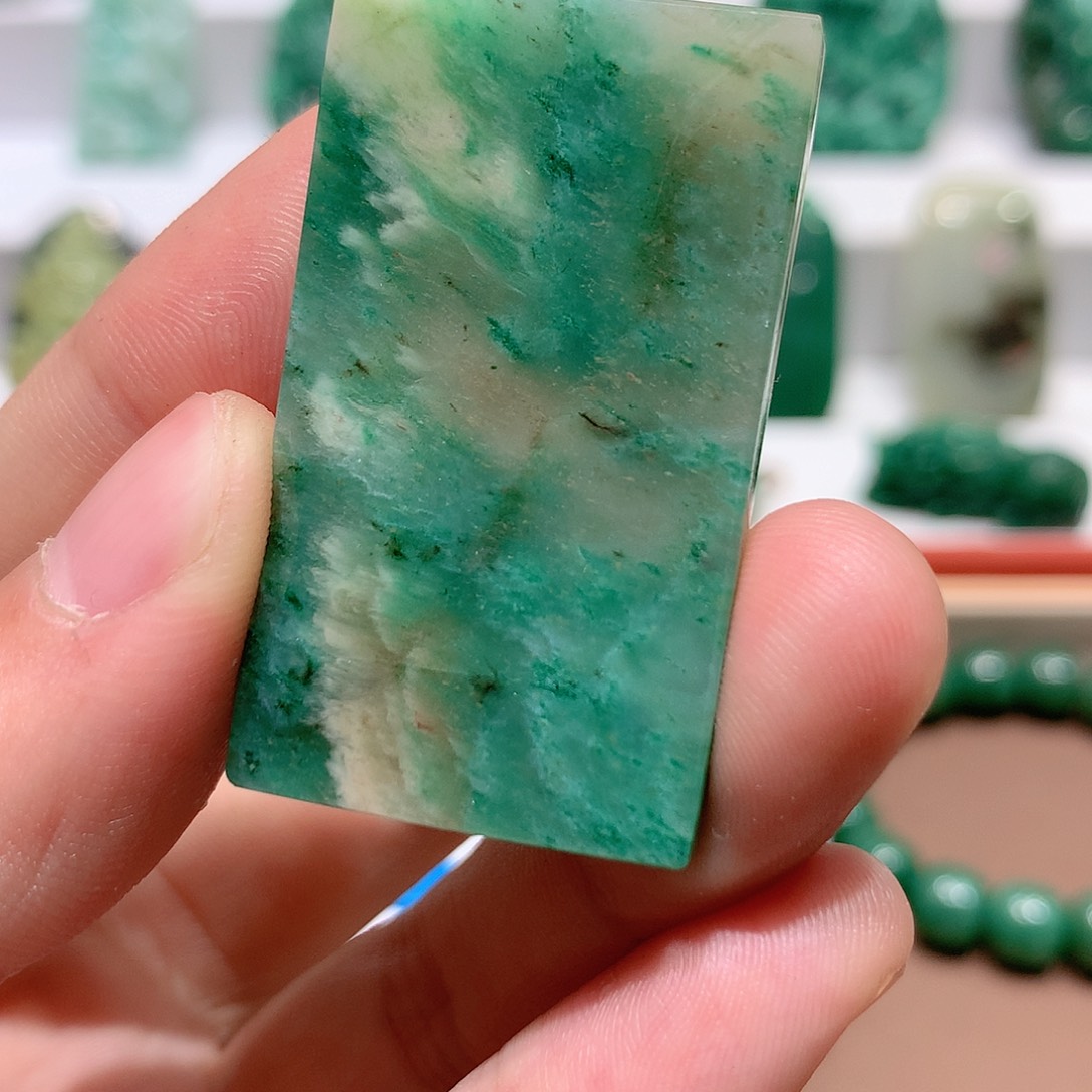 独山玉挂件未镶嵌