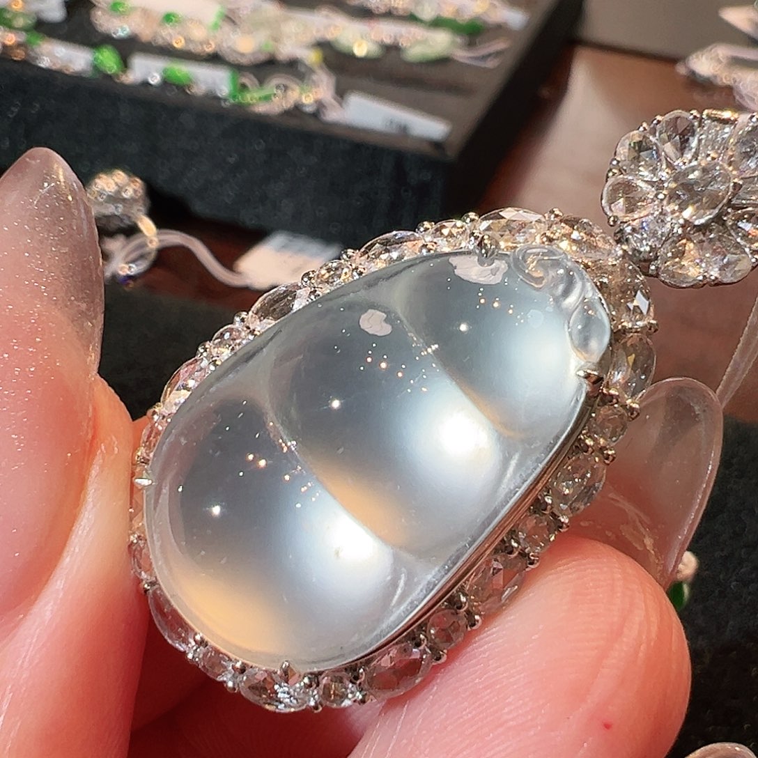 翡翠吊坠(不含链)18K金镶嵌翡翠