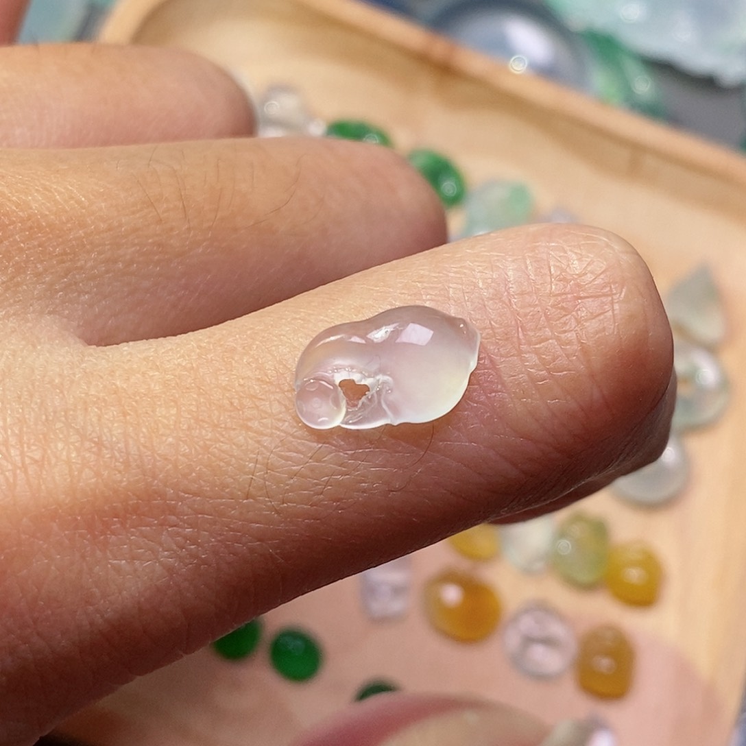 翡翠颈饰未镶嵌翡翠