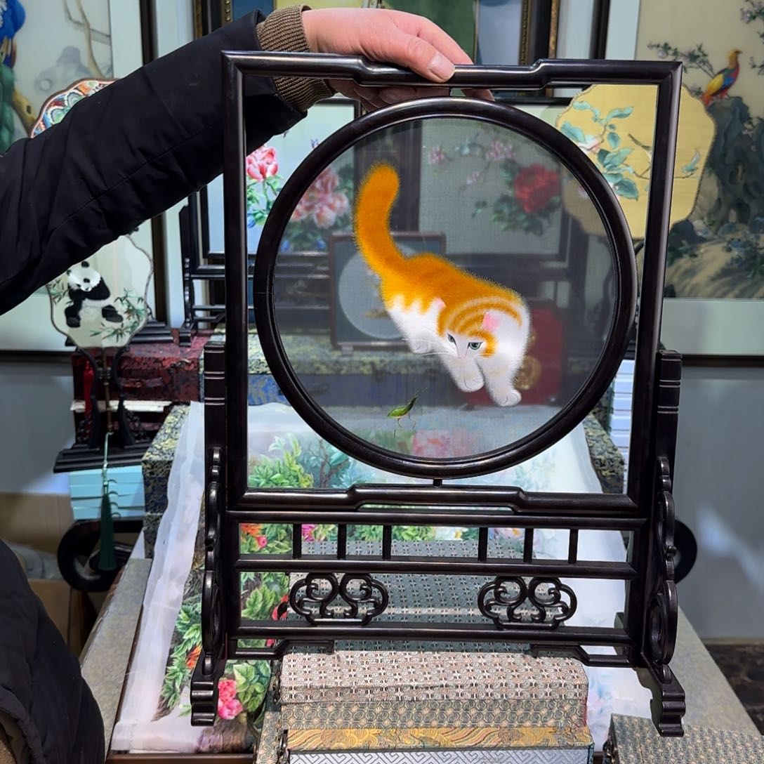 刺绣刺绣工艺精湛异色