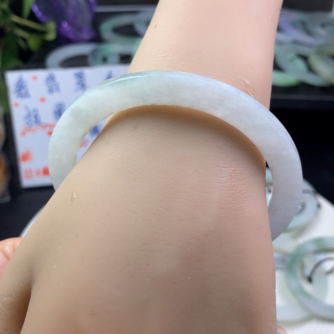 定制翡翠叮当镯未镶嵌64/69 